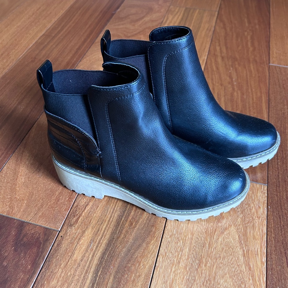 Dolce Vita Rielle Booties sz 8